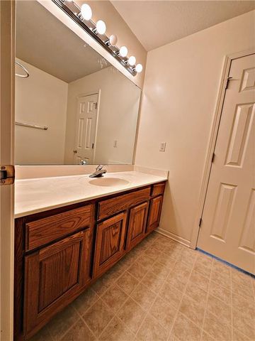 521 S Minter Road, Grain Valley, MO 64029