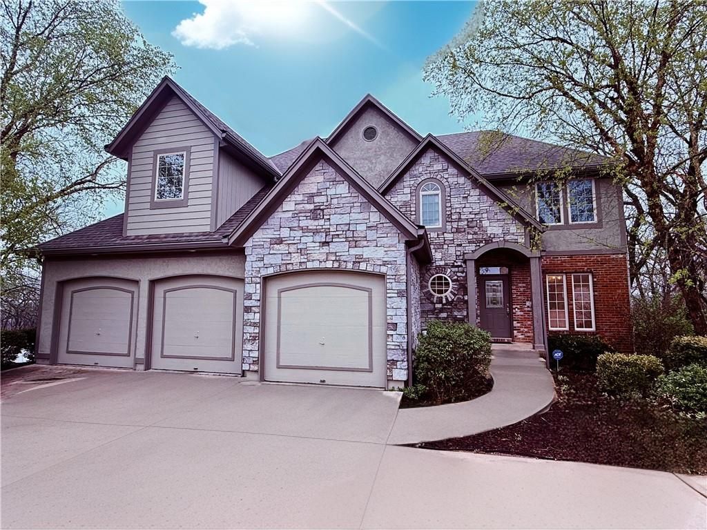 521 S Minter Road, Grain Valley, MO 64029