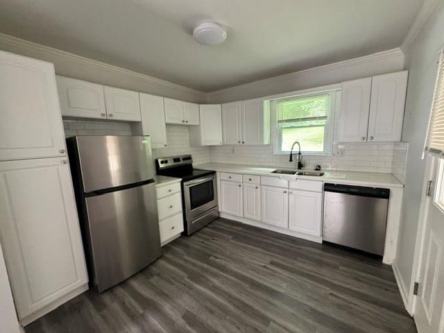 5552 Lakeside Drive, Union City, GA 30291
