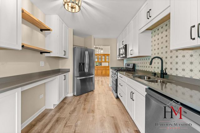 9241 Windsor Parkway, Tinley Park, IL 60487