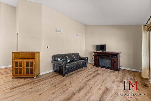 9241 Windsor Parkway, Tinley Park, IL 60487