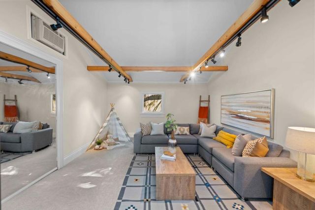 1677 Mariposa Avenue, Palo Alto, CA 94306