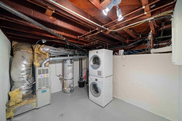 1677 Mariposa Avenue, Palo Alto, CA 94306