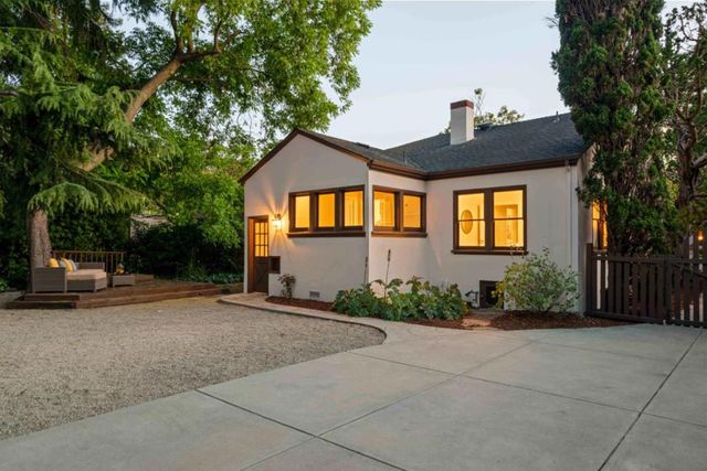 1677 Mariposa Avenue, Palo Alto, CA 94306