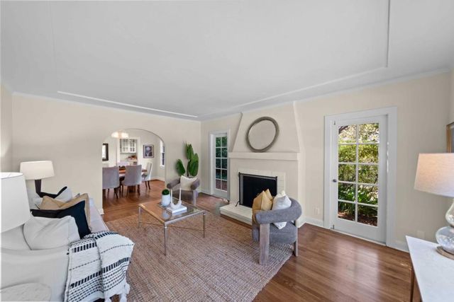 1677 Mariposa Avenue, Palo Alto, CA 94306