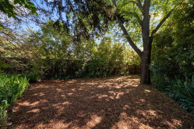 1677 Mariposa Avenue, Palo Alto, CA 94306