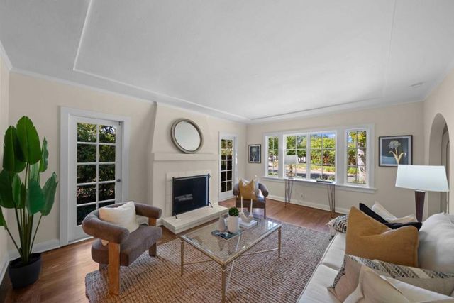 1677 Mariposa Avenue, Palo Alto, CA 94306