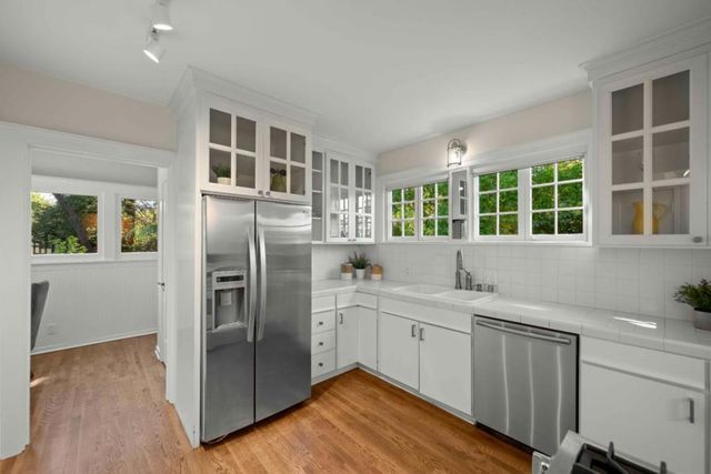 1677 Mariposa Avenue, Palo Alto, CA 94306