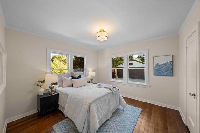 1677 Mariposa Avenue, Palo Alto, CA 94306