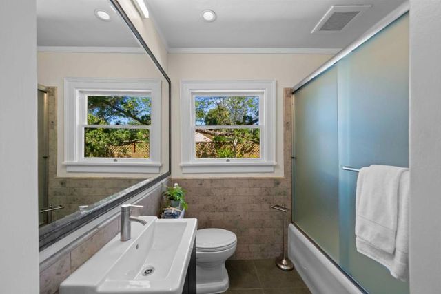 1677 Mariposa Avenue, Palo Alto, CA 94306