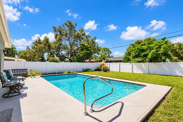 4223 NARVAREZ WAY S, St Petersburg, FL 33712