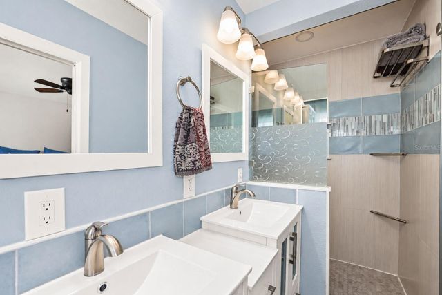 4223 NARVAREZ WAY S, St Petersburg, FL 33712