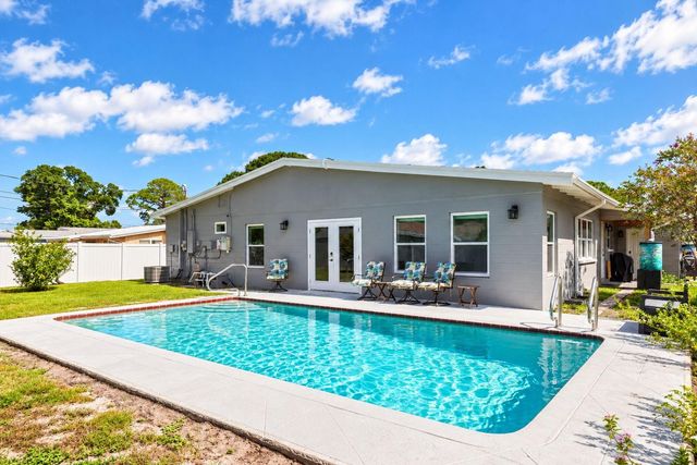 4223 NARVAREZ WAY S, St Petersburg, FL 33712