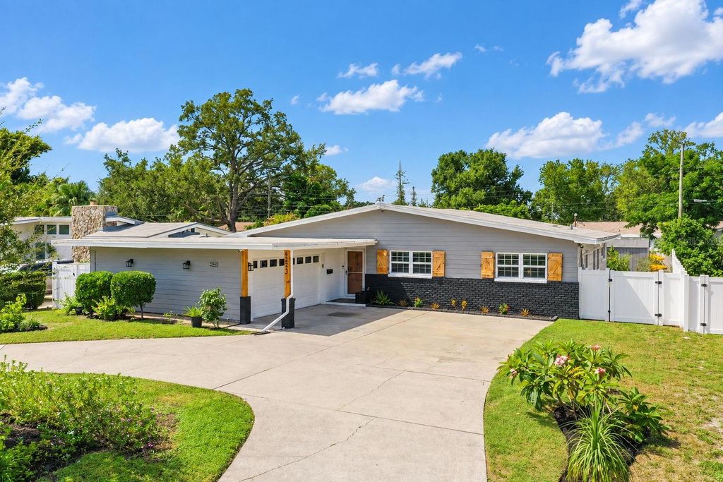 4223 NARVAREZ WAY S, St Petersburg, FL 33712