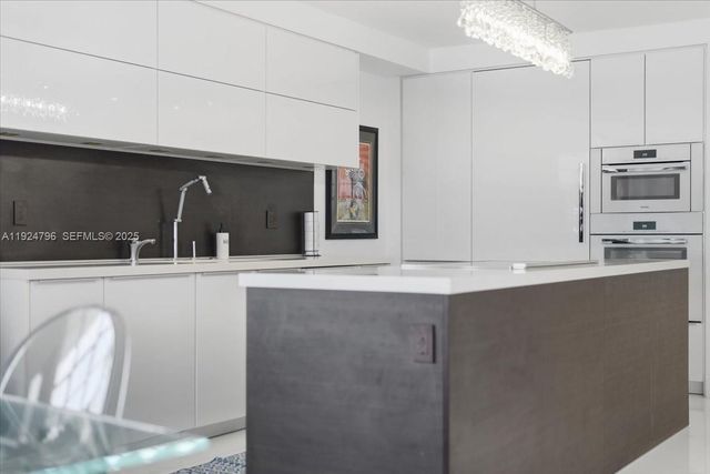 100 Lincoln Road 747, Miami Beach, FL 33139