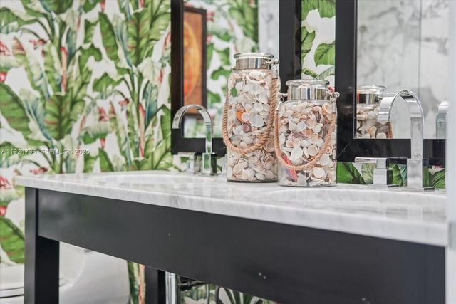 100 Lincoln Road 747, Miami Beach, FL 33139