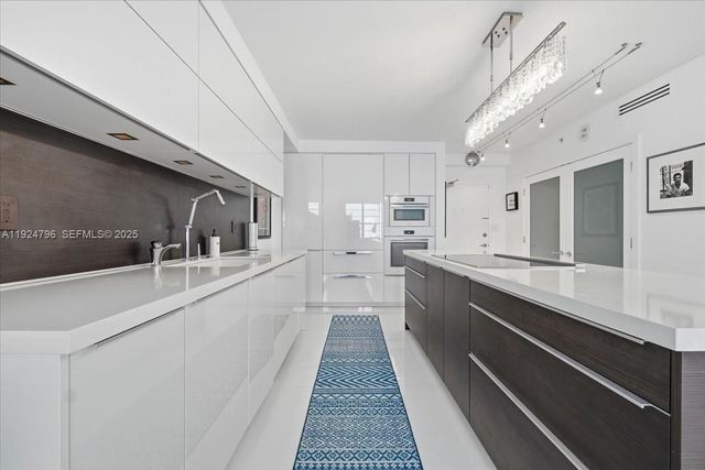 100 Lincoln Road 747, Miami Beach, FL 33139