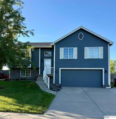 18035 Josephine Street, Omaha, NE 68136