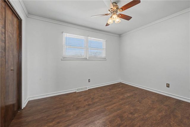 305 Maple Terrace, Wellsville, KS 66092