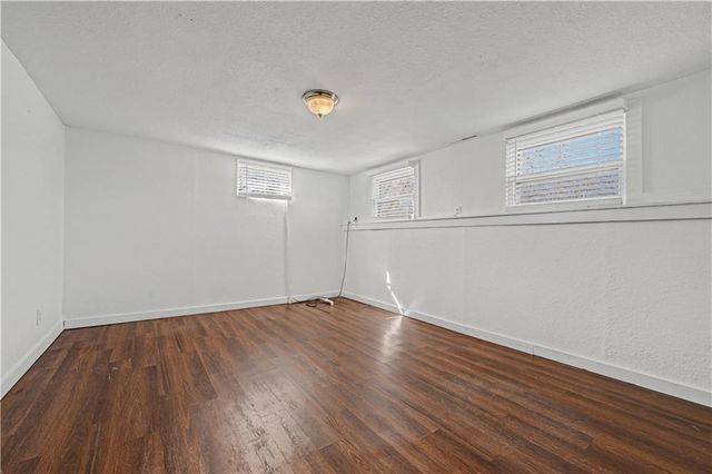 305 Maple Terrace, Wellsville, KS 66092