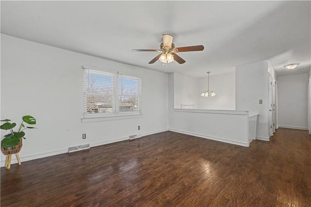 305 Maple Terrace, Wellsville, KS 66092