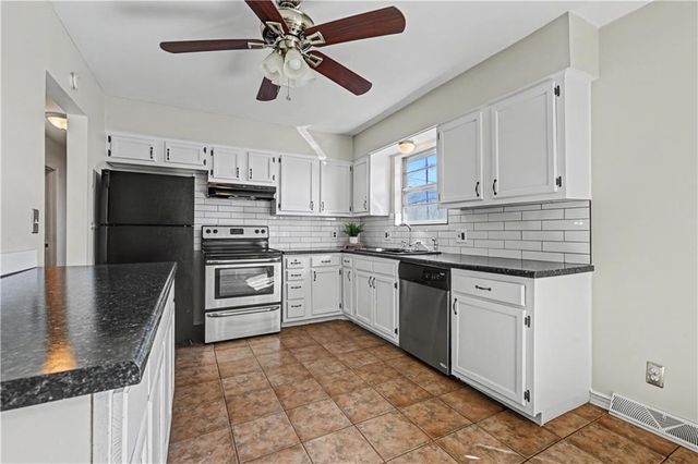 305 Maple Terrace, Wellsville, KS 66092