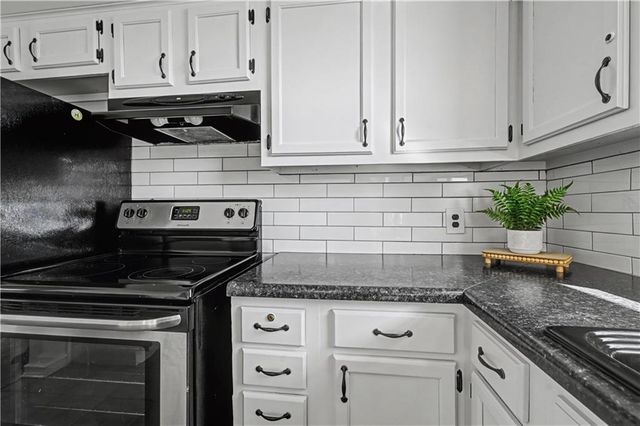 305 Maple Terrace, Wellsville, KS 66092