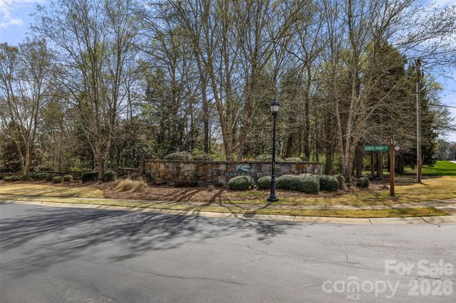 12615 Burr Oak Lane, Charlotte, NC 28278