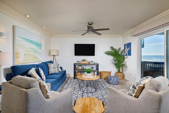 1123 S Pacific Street, Oceanside, CA 92054