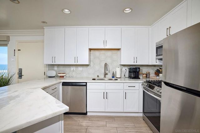 1123 S Pacific Street, Oceanside, CA 92054