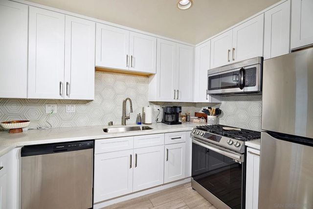 1123 S Pacific Street, Oceanside, CA 92054