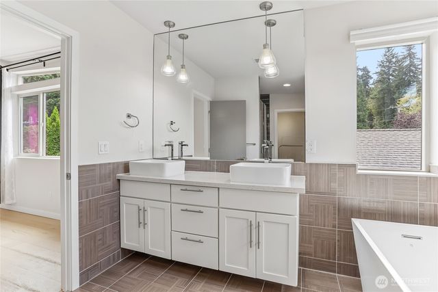 8312 120th Avenue NE, Kirkland, WA 98033