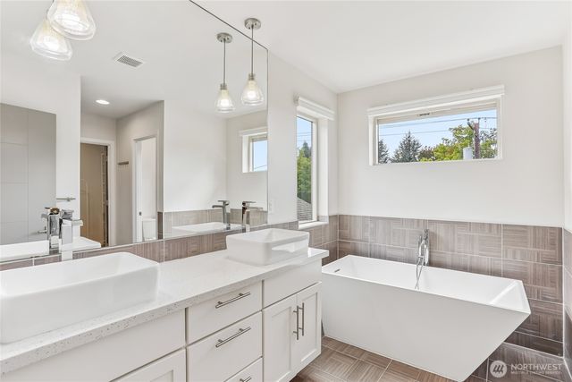 8312 120th Avenue NE, Kirkland, WA 98033