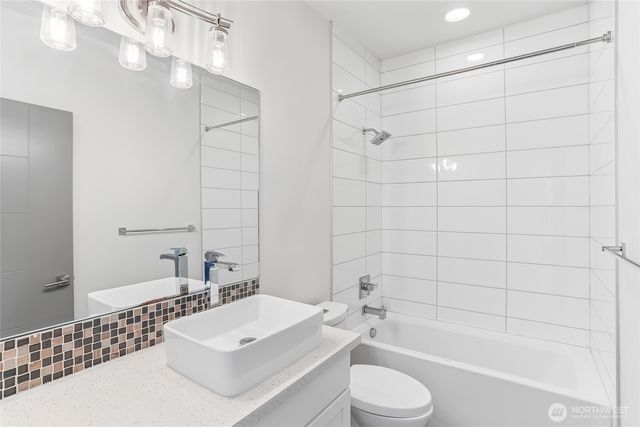 8312 120th Avenue NE, Kirkland, WA 98033