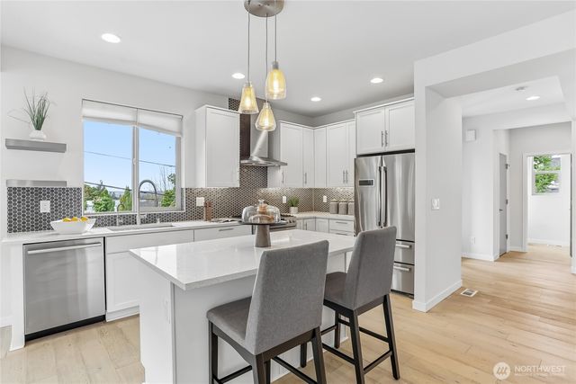 8312 120th Avenue NE, Kirkland, WA 98033