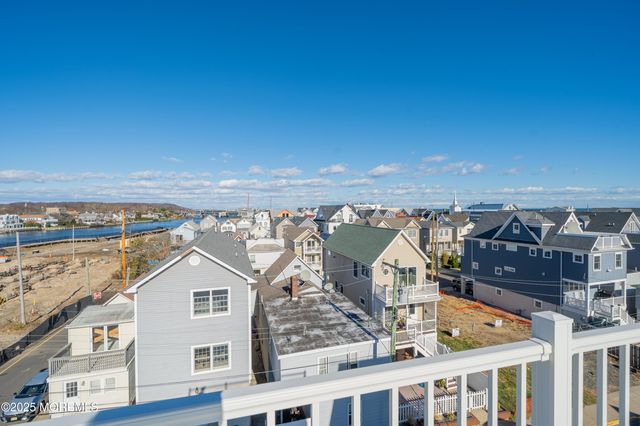 24 Surf Street, Sea Bright, NJ 07760