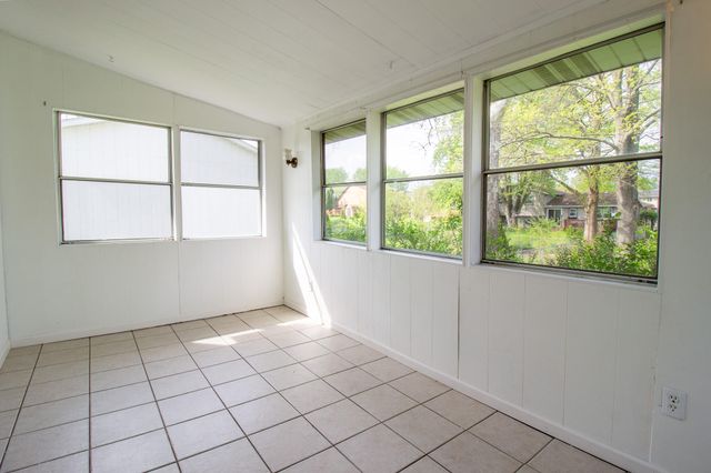 3063 Parkwood Place, Crown Point, IN 46307