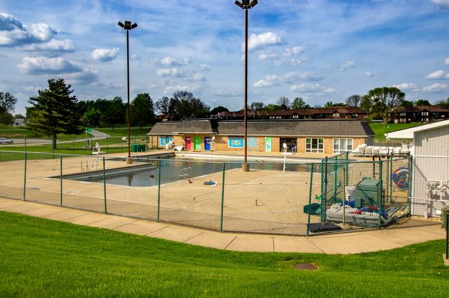 3063 Parkwood Place, Crown Point, IN 46307