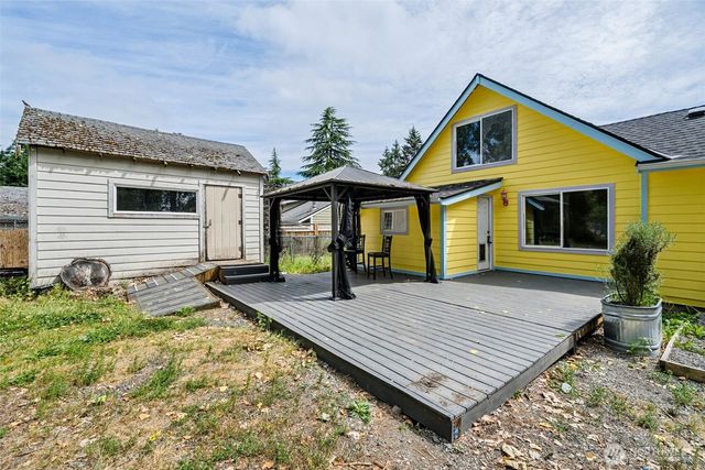 10208 McKinley Avenue E, Tacoma, WA 98445