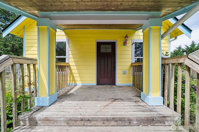 10208 McKinley Avenue E, Tacoma, WA 98445