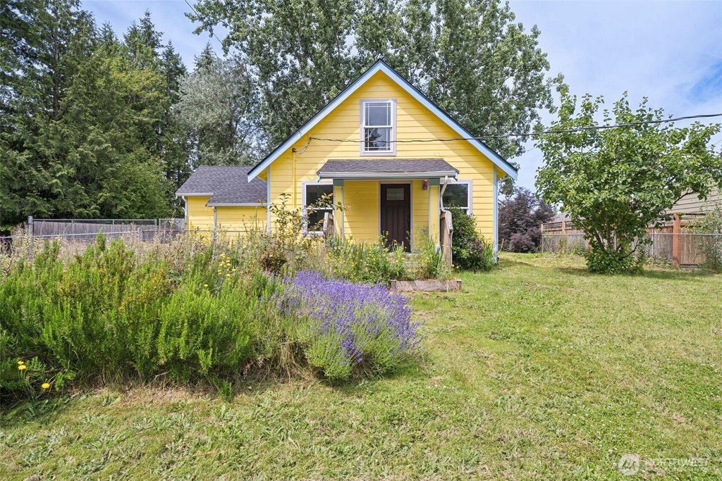10208 McKinley Avenue E, Tacoma, WA 98445