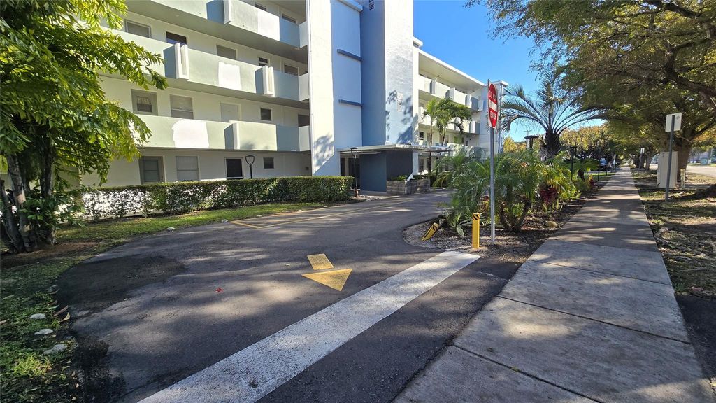 1351 NE 191st Street E204, Miami, FL 33179