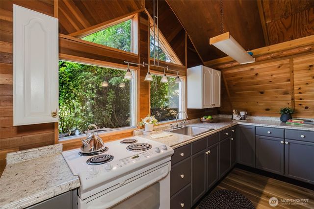 150 E Cedar Street, Belfair, WA 98528