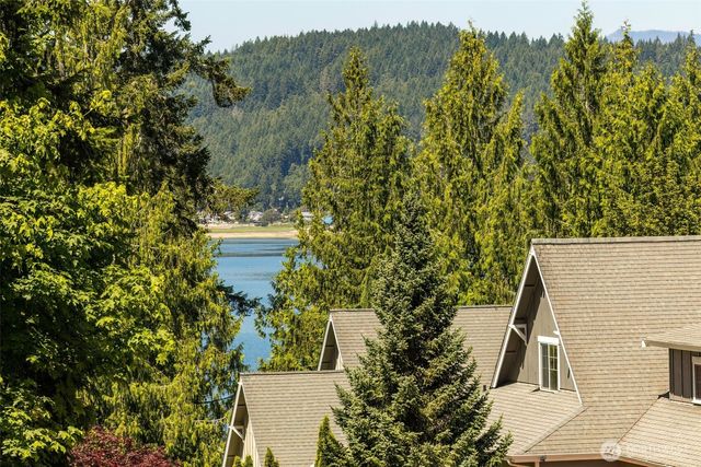 150 E Cedar Street, Belfair, WA 98528