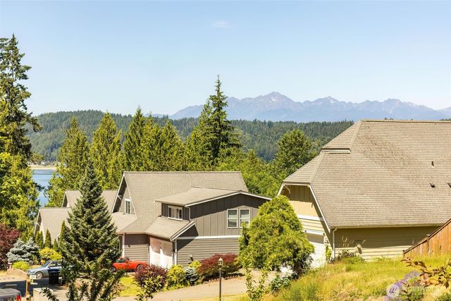 150 E Cedar Street, Belfair, WA 98528