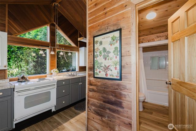 150 E Cedar Street, Belfair, WA 98528
