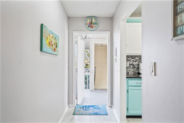 92 Spring Lake Drive 207, Vero Beach, FL 32962