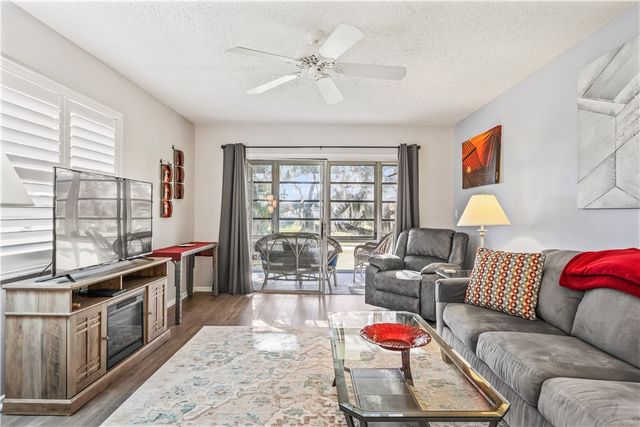 92 Spring Lake Drive 207, Vero Beach, FL 32962