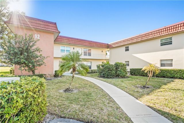 92 Spring Lake Drive 207, Vero Beach, FL 32962