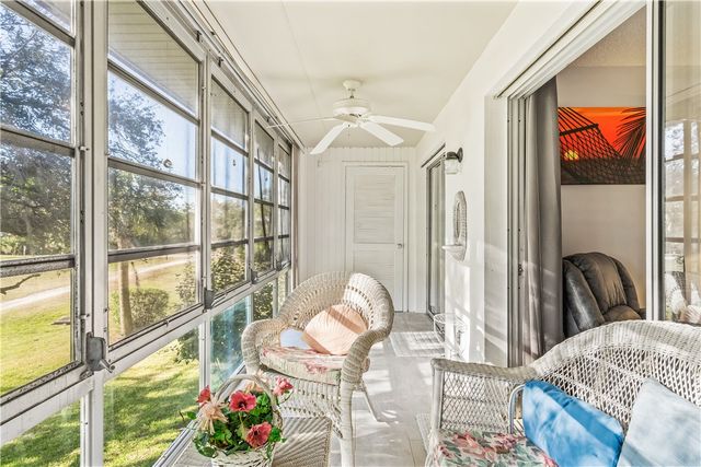 92 Spring Lake Drive 207, Vero Beach, FL 32962